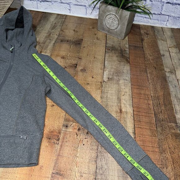 Lululemon Throw Me Over Hoodie
Vintage Sports Grey - Picture 11 of 14